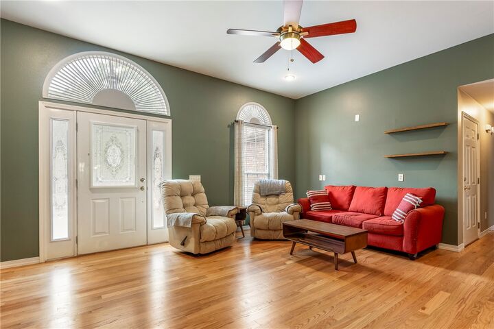 Property Photo:  5 Melanie Drive  AR 72714 