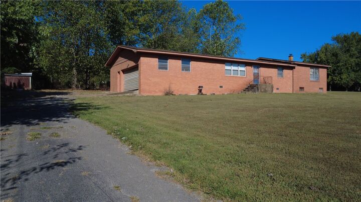 Property Photo: 1802 N 7 Highway AR 72601
