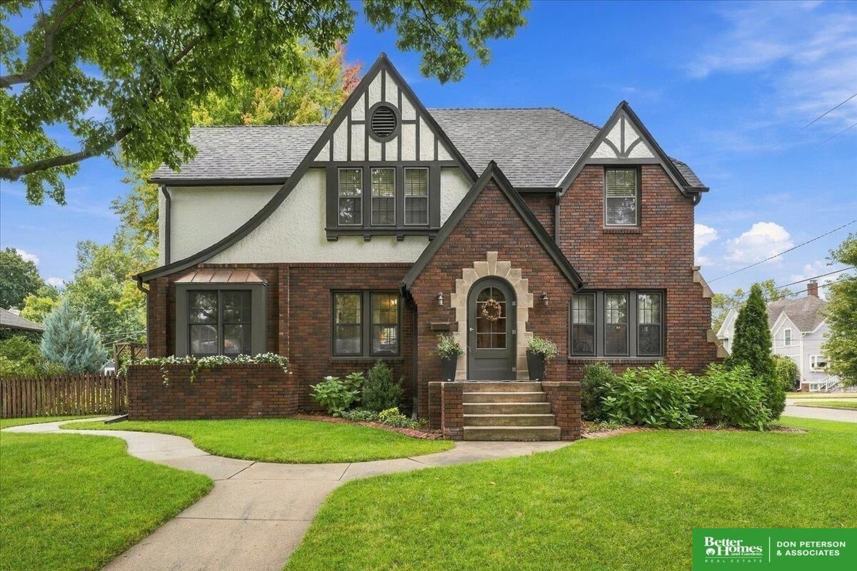 Property Photo:  1149 N I Street  NE 68025 