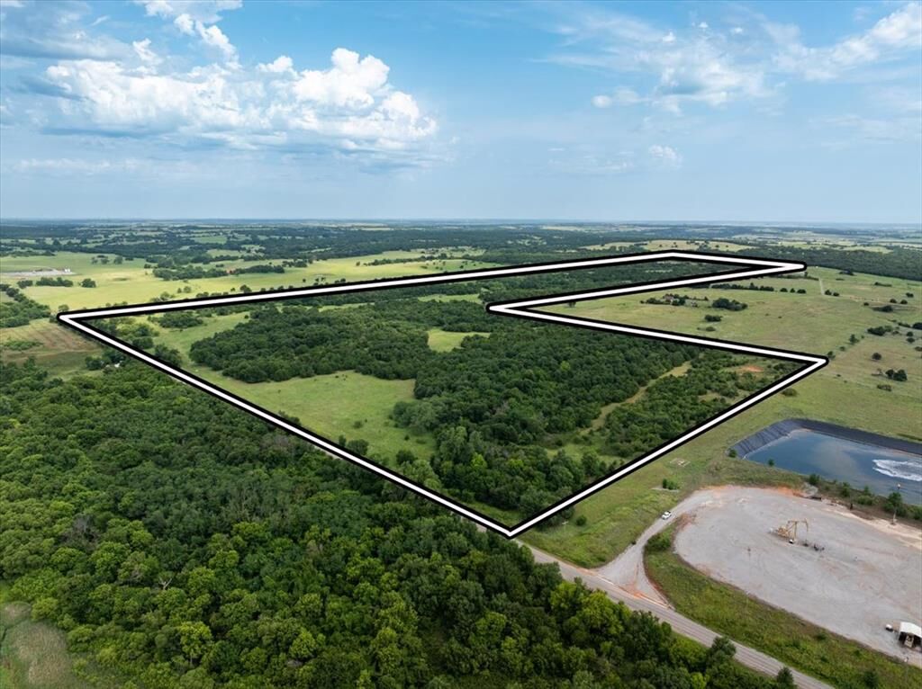 Property Photo:  N E1410 Road  OK 73017 