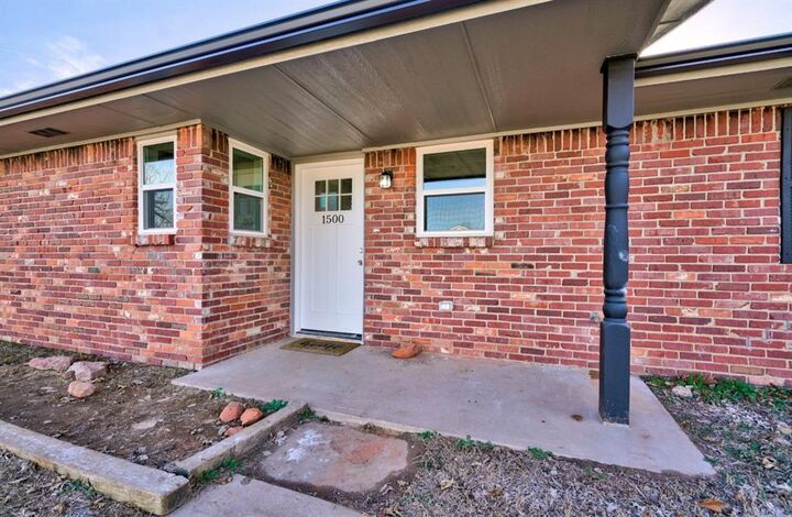Property Photo:  1500 SW 79th Terrace  OK 73159 