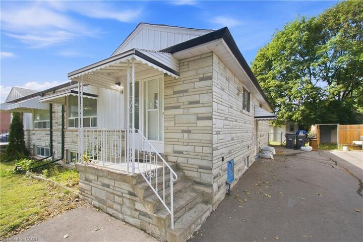 Property Photo: 14 Avondale Boulevard ON L6T 1H3