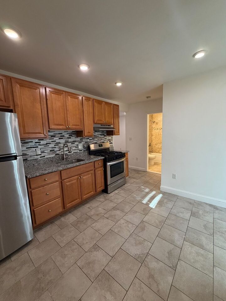 Property Photo:  190 Main 3  MA 02148 