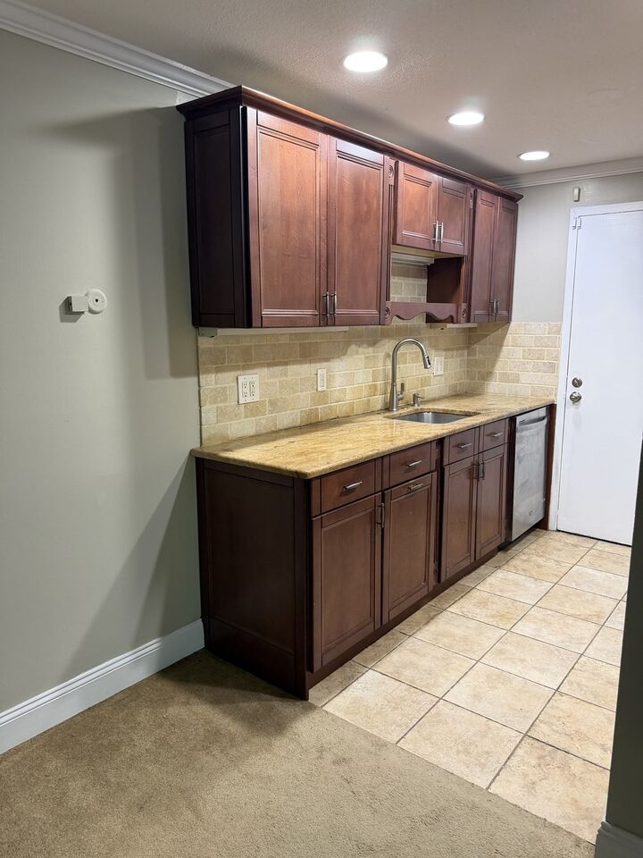 Property Photo:  9 Village Rock 1  MA 01760 