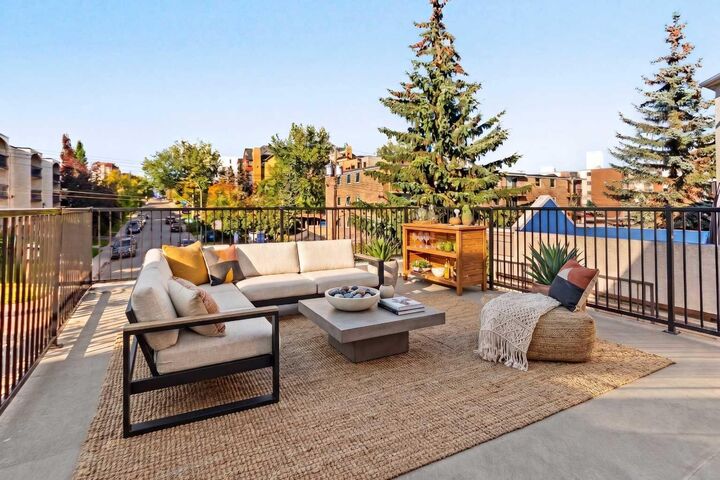 Photo de la propriété:  1707 23 Avenue SW  AB T2T 5Z9 
