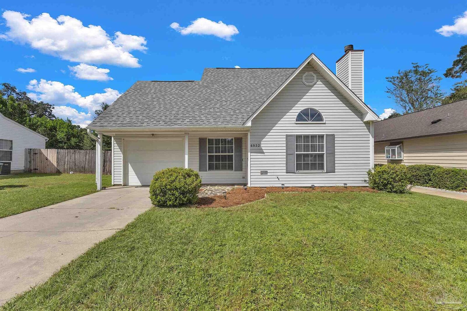 Property Photo:  6952 Weatherwood Pl  FL 32506 