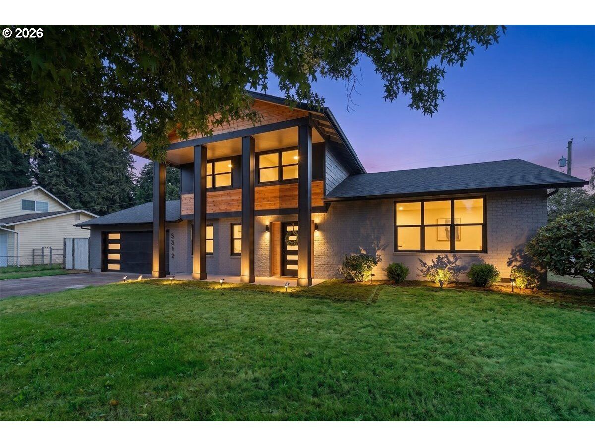 Property Photo:  8812 NE 80th St  WA 98662 