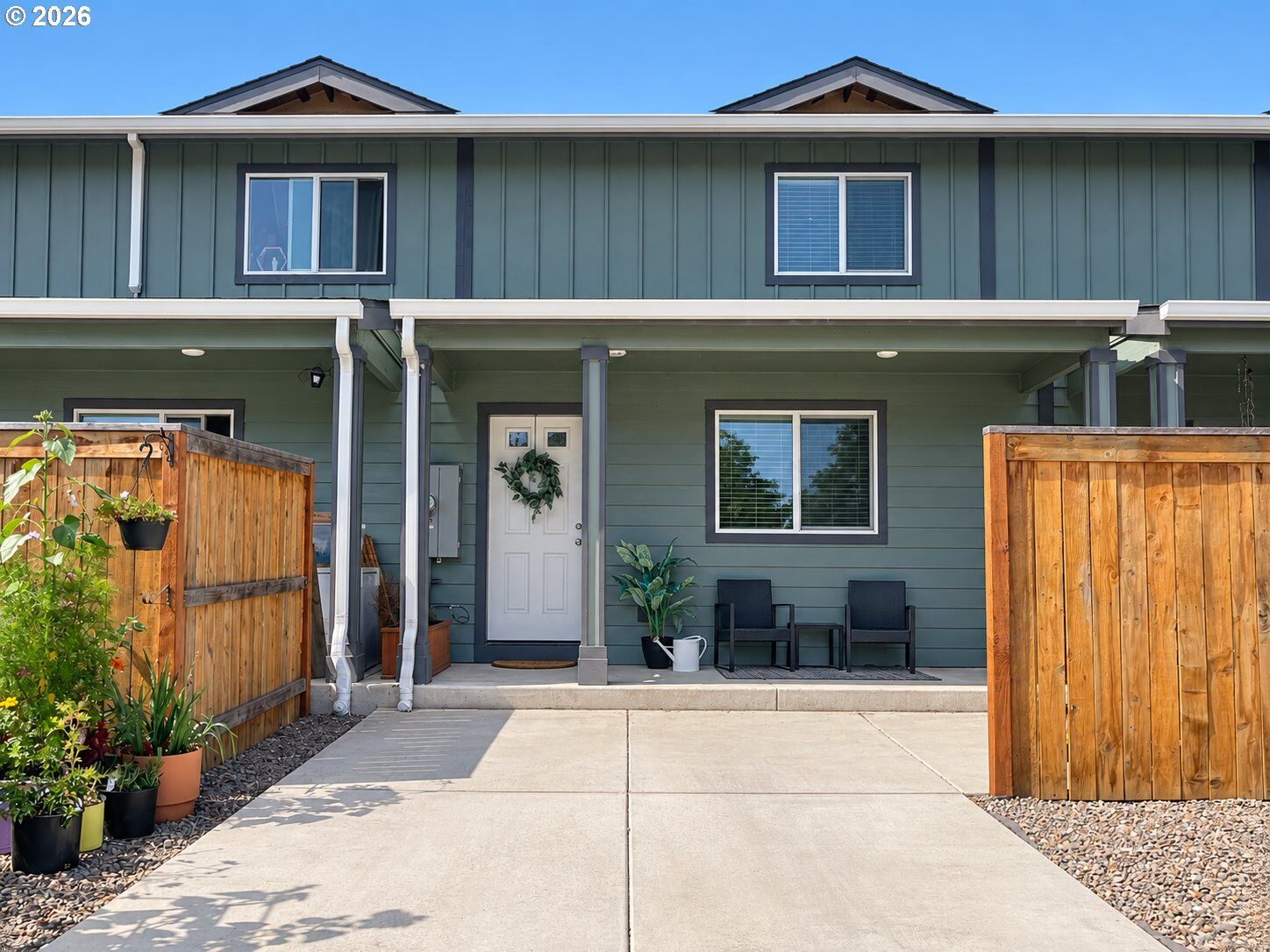 Property Photo: 790 St Charles St OR 97402