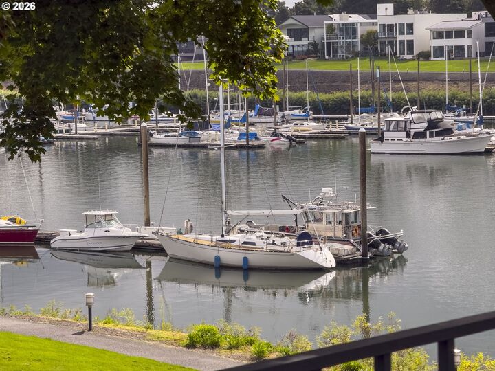 Property Photo:  230 N Hayden Bay Dr  OR 97217 