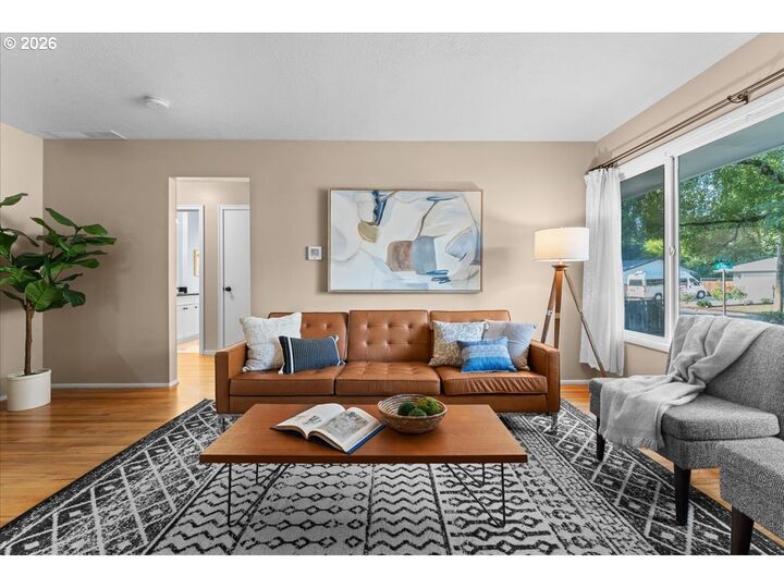 Property Photo:  11024 SE 51st Ave  OR 97222 