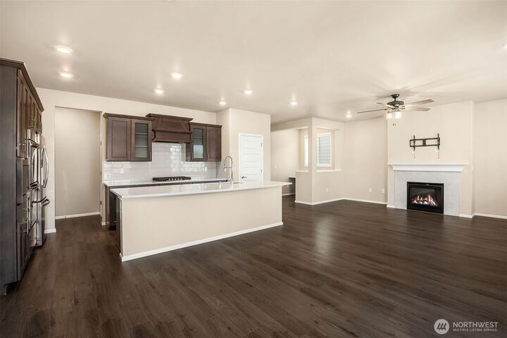 Property Photo:  932  121st Avenue SE  WA 98258 