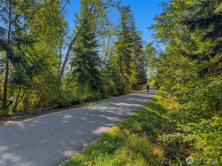 Property Photo: 6015 53rd Avenue NE WA 98115