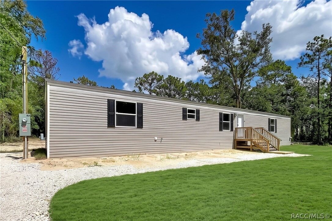 Property Photo:  549 W Kahns Lane  FL 34461 