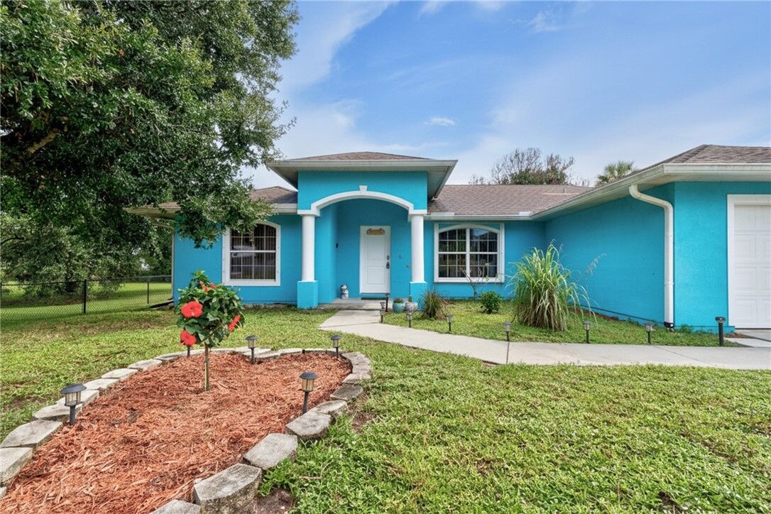 Property Photo:  1590 Emerson Lane  FL 32958 