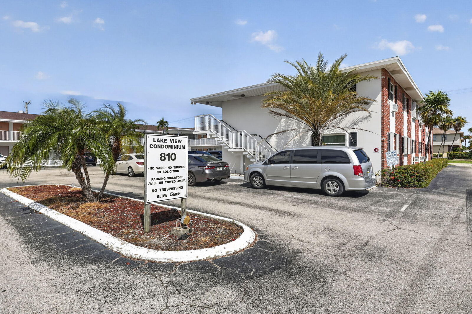 Property Photo: 810 Lake Shore Drive 25 FL 33403