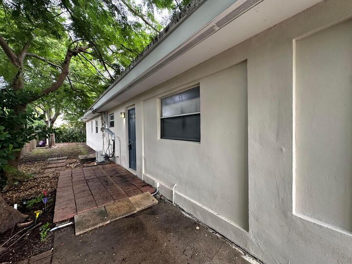 Property Photo:  195 SE 10th Street 3  FL 33441 