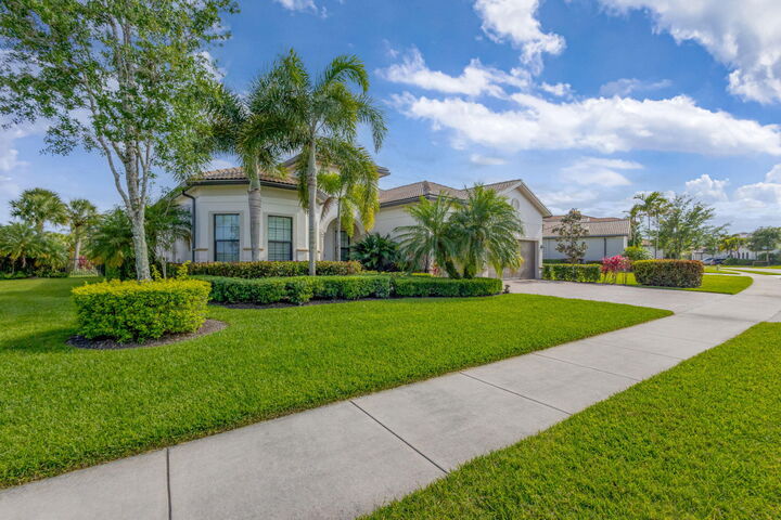 Property Photo:  532 Sonoma Isles Circle  FL 33478 