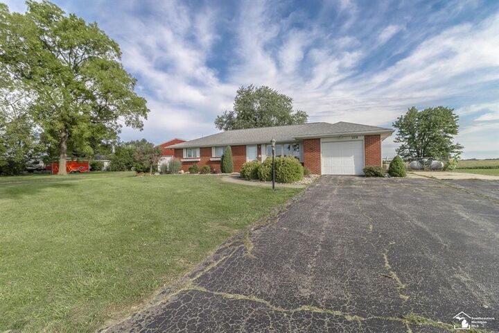 Property Photo: 270 E Sterns Road MI 48182