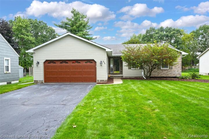 Property Photo:  858 Olive Street  MI 48371 