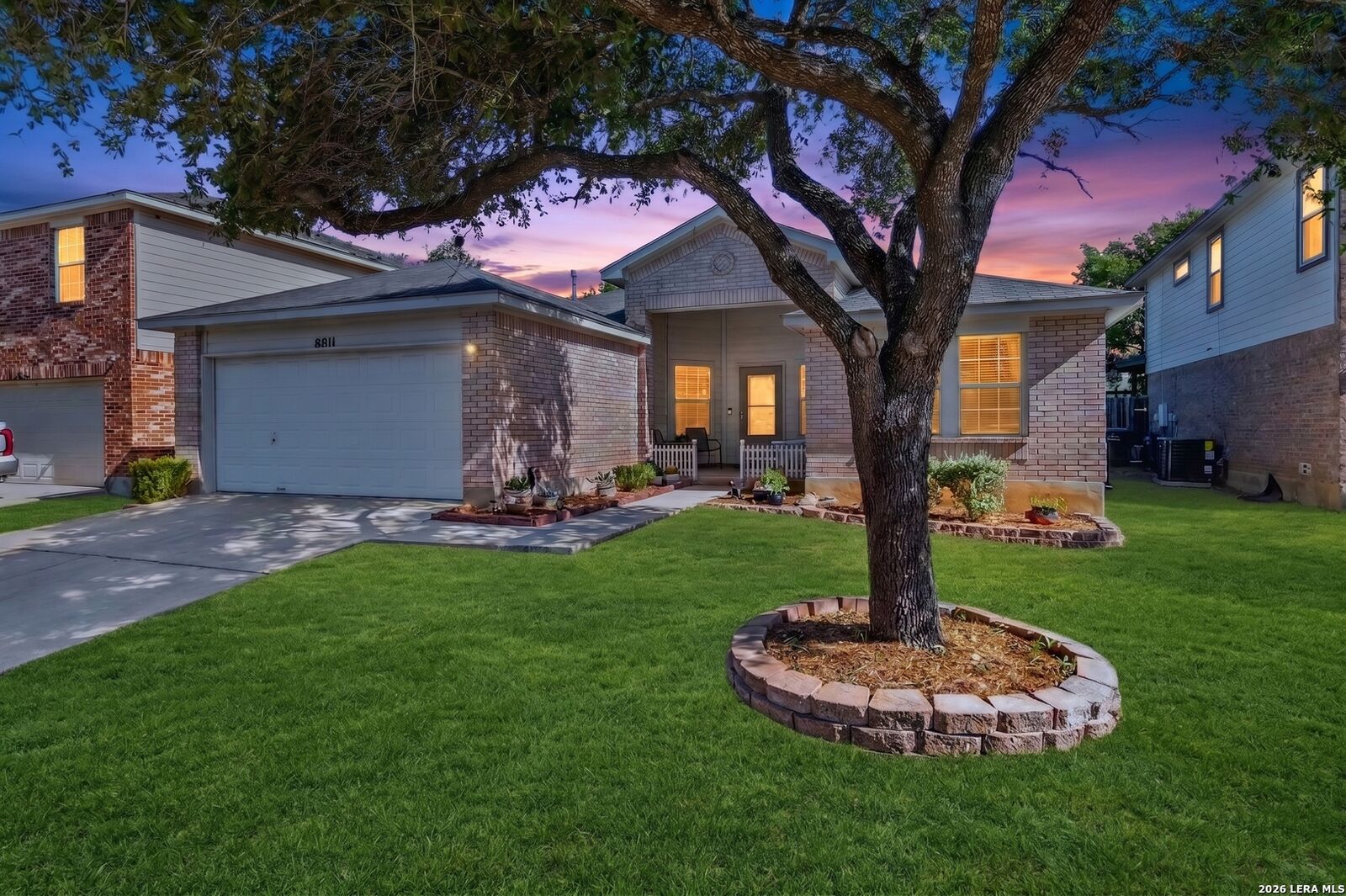 Property Photo: 8811 Burgandy TX 78240
