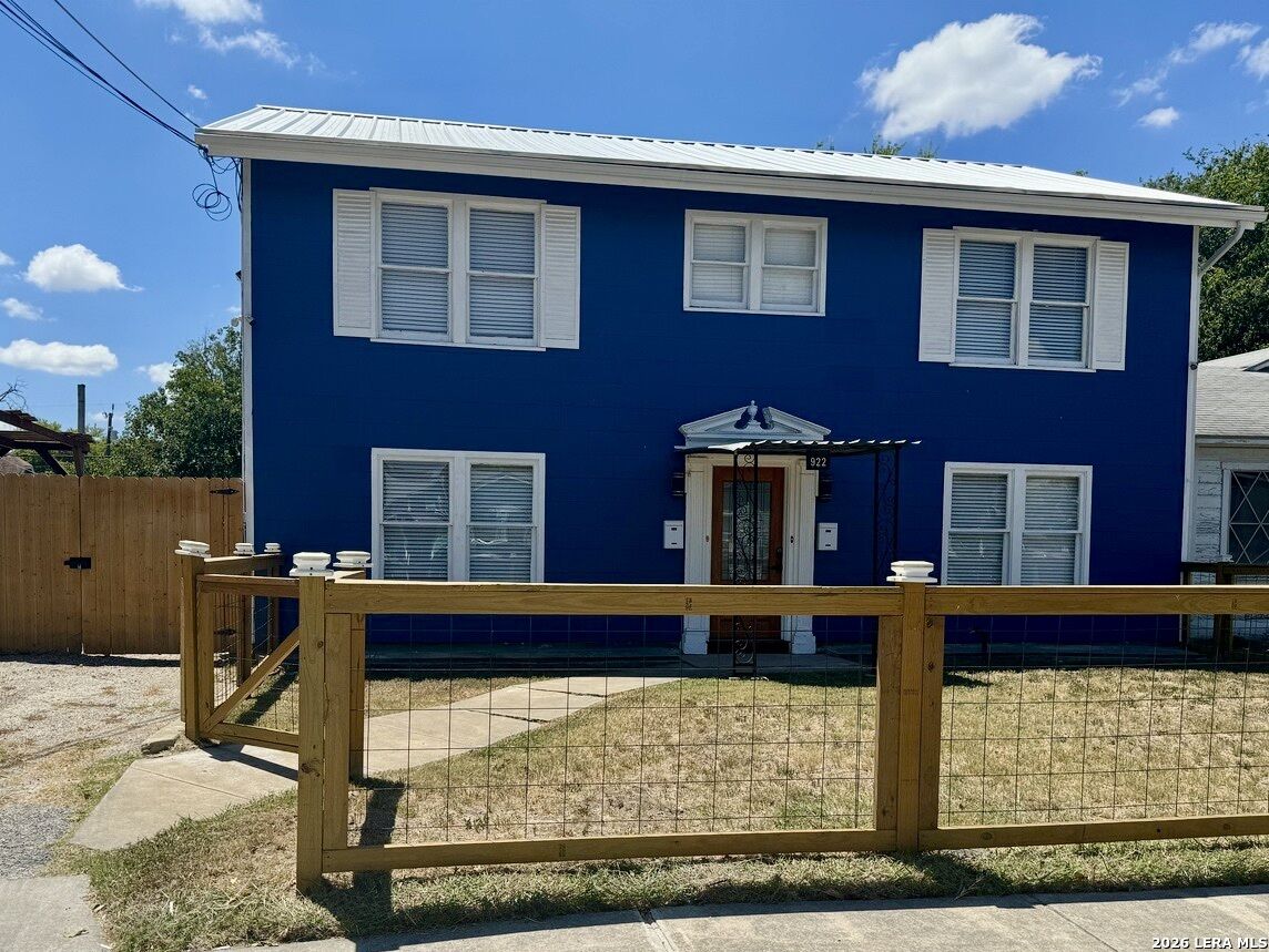 Property Photo:  922 McIlvaine  TX 78201 