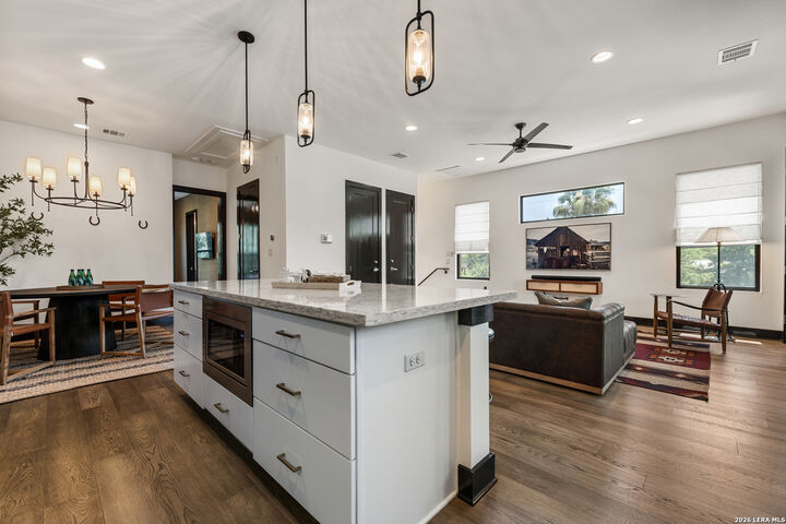 Property Photo: 730 E Josephine St TX 78208