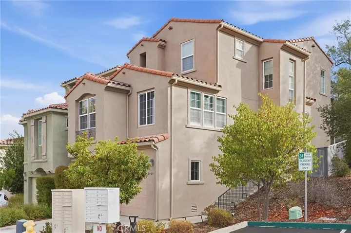Property Photo: 9465 Casa Bella Court CA 93422