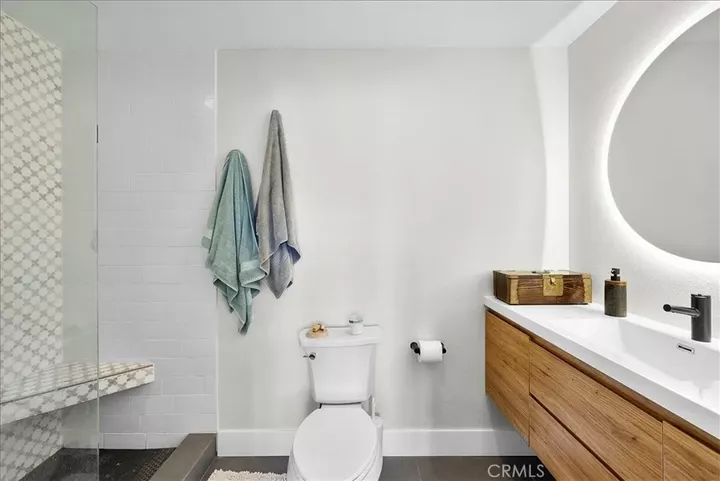 Property Photo:  2400 Voorhees 4  CA 90278 