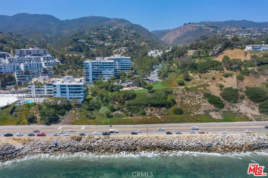 Property Photo:  17368 W Sunset 203A  CA 90272 