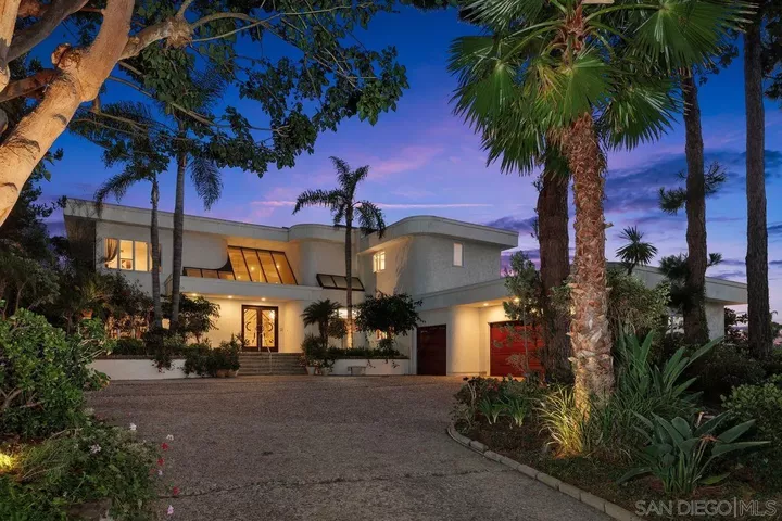 Property Photo:  4433 Vista De La Tierra  CA 92014 