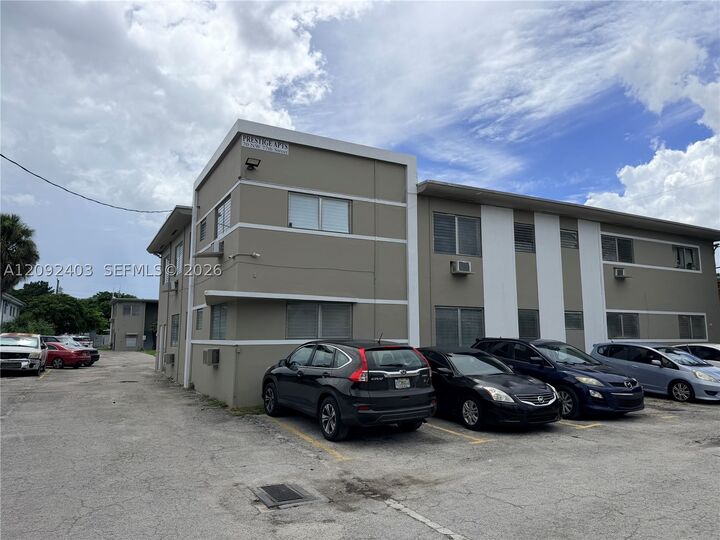 Property Photo: 70 NW 77th St 9 FL 33150