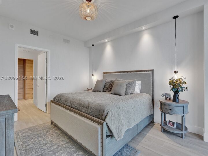 Property Photo: 16385 Biscayne Blvd 2107 FL 33160