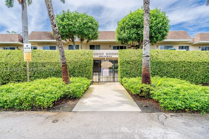 Property Photo: 14500 SW 88th Ave 241 FL 33176