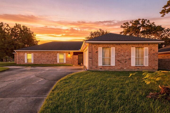 Property Photo: 4680 Reagan TX 77706