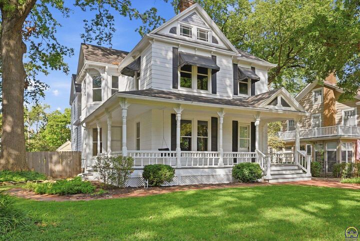 Property Photo:  217 SW Greenwood Ave  KS 66606 