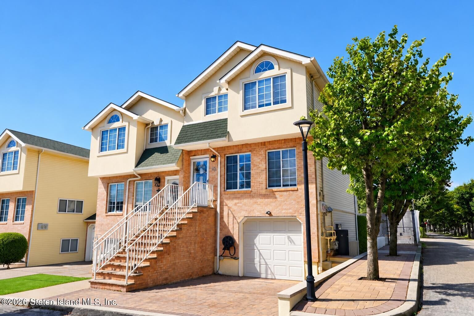 Property Photo:  34 Pheasant Lane  NY 10309 