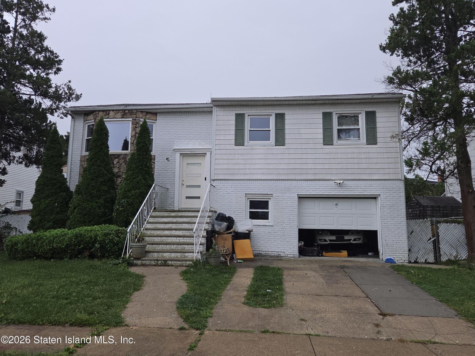 Property Photo:  120 Tillman Street  NY 10314 