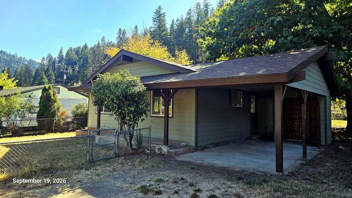 Property Photo:  533 Live Oak Dr  CA 96039 