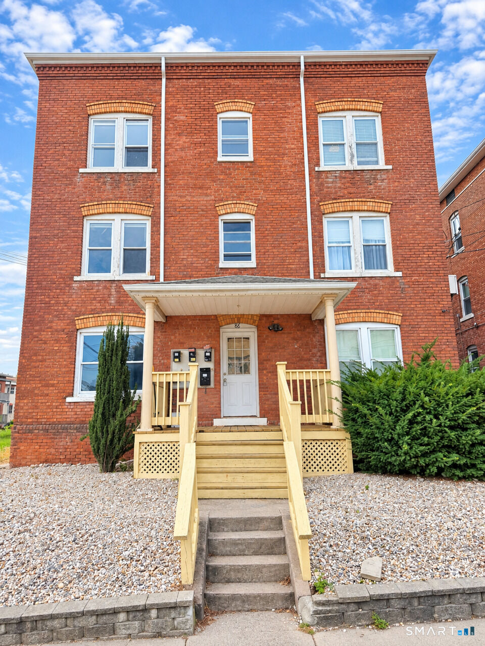 Property Photo:  86 Gold Street  CT 06053 