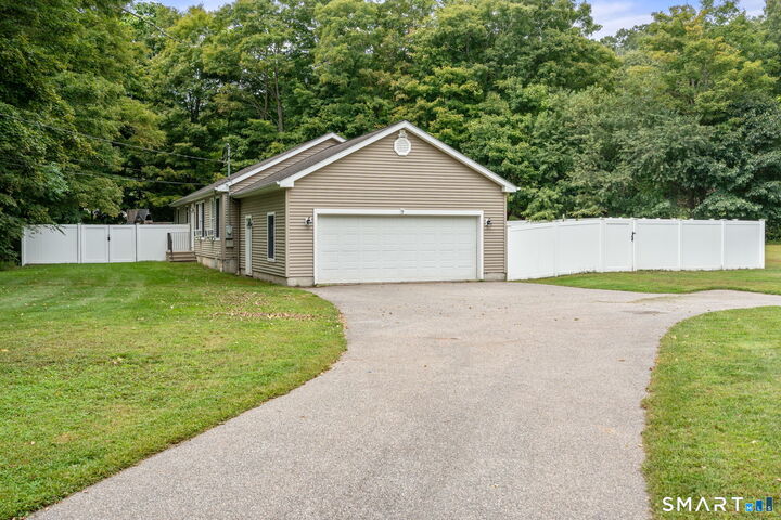 Property Photo:  9 Sunnyside East Rd Extension  CT 06360 