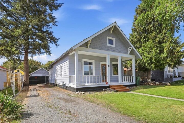 Property Photo: 2923 N Smith St WA 99207