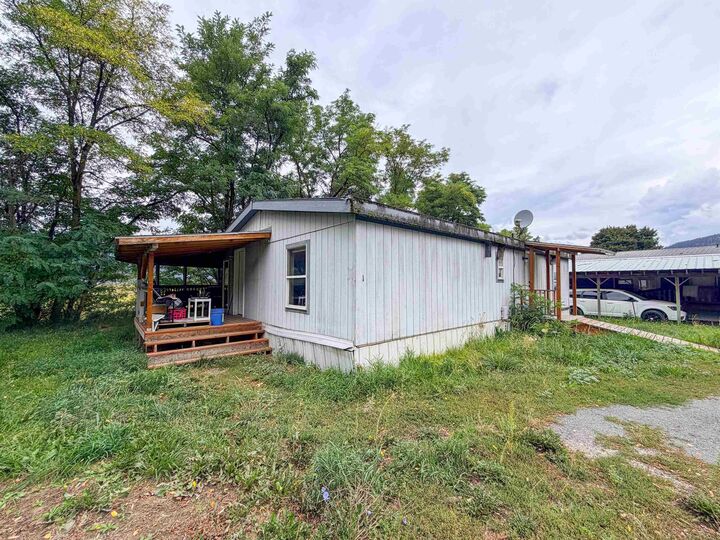 Property Photo:  164 Mountain View Ave Unit 1  WA 99114 