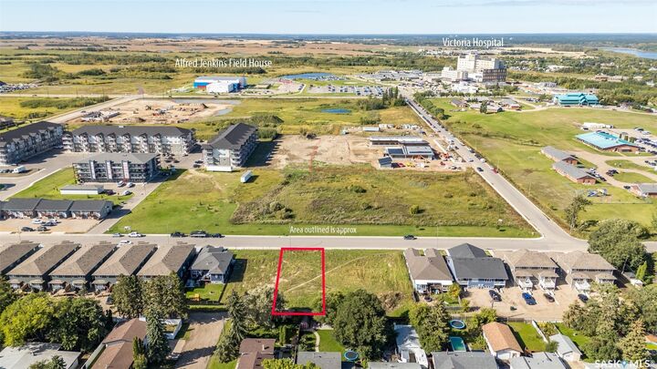 Property Photo:  2540 Woodbridge Drive  SK S6W 0A7 