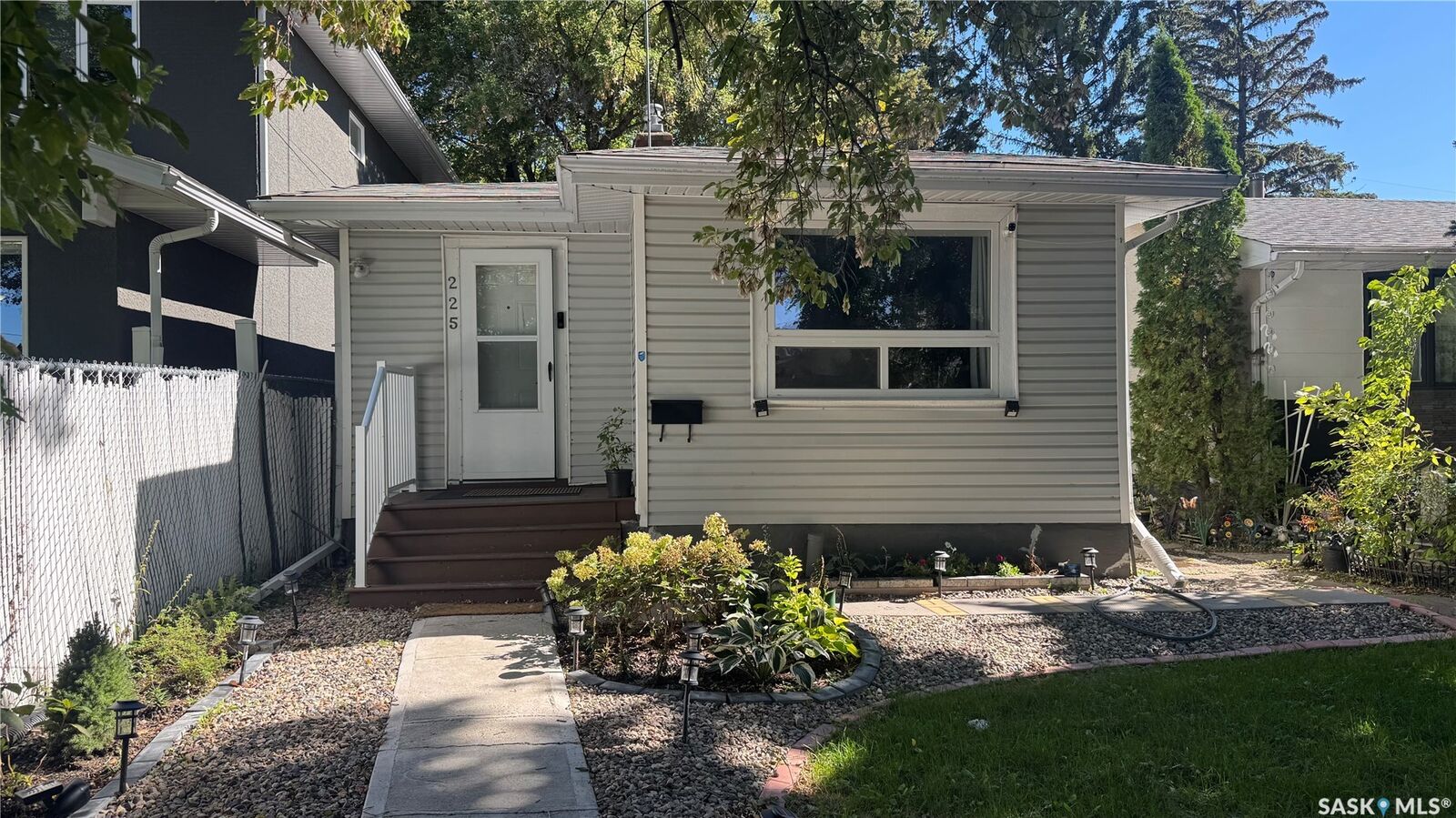 Property Photo:  225 Toronto Street  SK S4R 1M1 