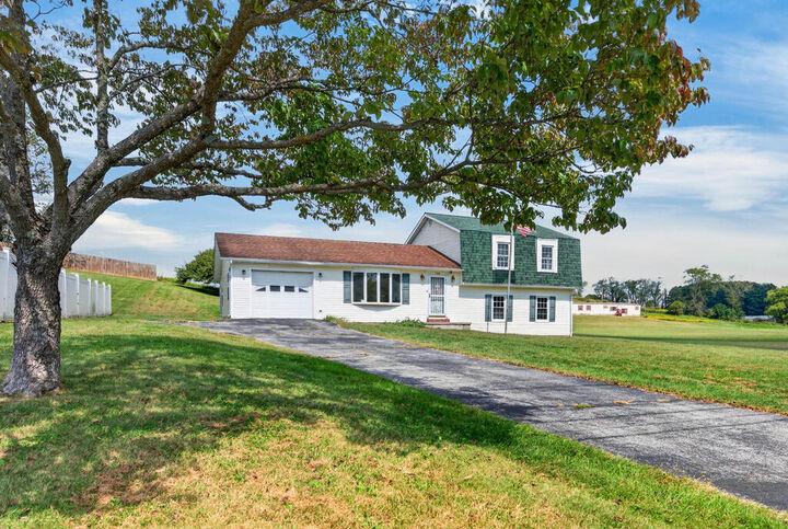 Property Photo:  7729 Lee Hwy  VA 24368 