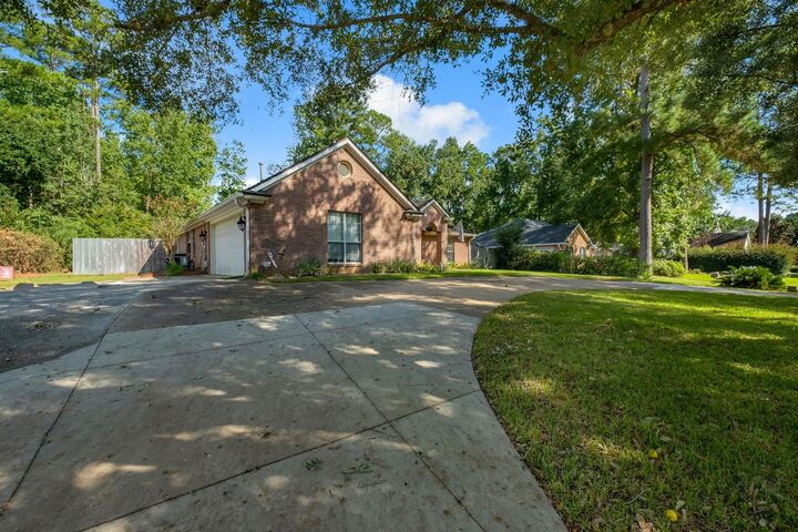 Property Photo:  10017 Leafwood Drive  FL 32312 
