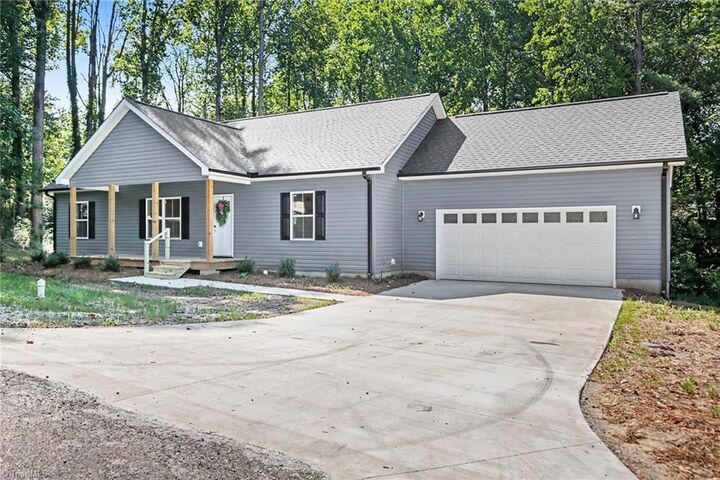 Property Photo: 406 Grant Street NC 27055