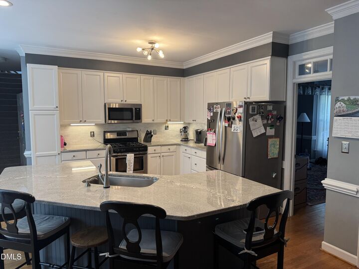 Property Photo:  8013 Pony Pasture Court  NC 27612 