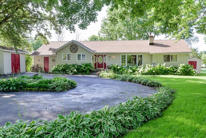 Property Photo:  16 Old Indian Trail W  ON L0K 1B0 