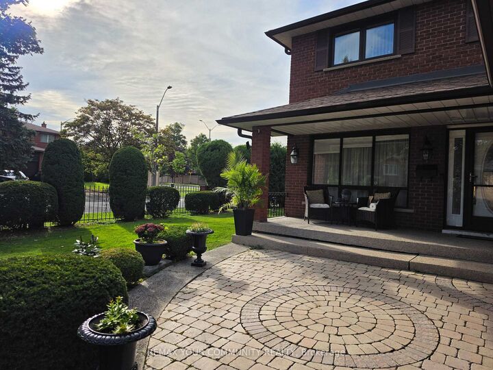 Property Photo: 4260 Alta Place ON L4Z 1P7